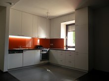 Minimalista, modern egyedi konyhabútor.