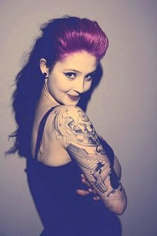 uwielbiam ten tatuaż, 
plan...