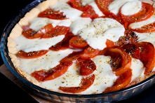 tarta z mozzarellą (przypieczone pomidorki)