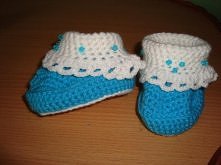 niebieskie buciki dla chłopczyka