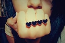 Pierscionek - można zakupić bardzo tanio na allegro