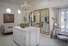 przewaga białego koloru wyg...