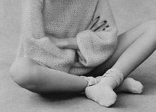 śliczny sweterek + idealne nóżki :c