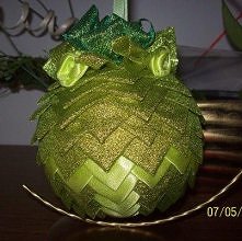 bombka :) recznie robiona