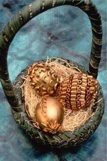 Jajka zdobione makaronem