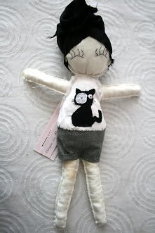 Lalczak - lalka uszyta całkowiecie ręcznie tylko z naturalnych składników, ekologiczna:)
Składniki: 
płótno - znalezione na dawnych wyprzedażach Ikea,
biała tkanina - podarowana...