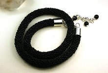 Naszyjnik koralikowy wąż czerń i srebro