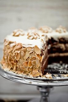 Tort cappuccino
z białą czekoladą i likierem kawowym (uwielbiam) !!!