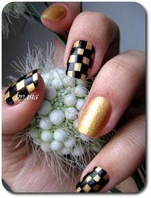 paznokcie szachownica