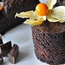 Mocno czekoladowe, wilgotne...