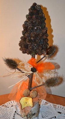 choinka z modrzewiowych szy...