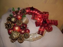 ozdobny wianuszek na drzwi...