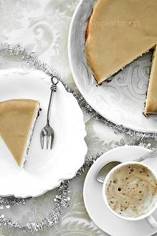 sernik chałwowy - wypróbowałam, wg degustatorów "niebo w gębie" :)