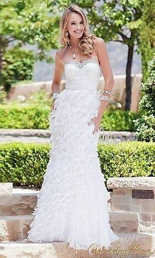 Ślubna ze zdobieniem