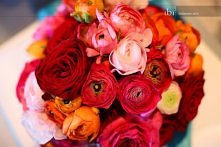 Bukiet z jaskrów i róż