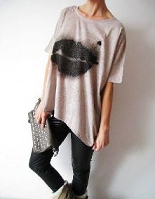 super oversize z ustami. szczegóły dostępne po kliknięciu w zdjęcie.