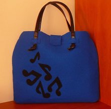 muzyczna torba xxl z szafirowego  filcu:)

więcej na blogu:
sandrynka.blogspot.com
