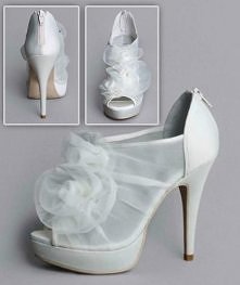 albo takie, ślubne buciki:)...