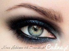 głębokie spojrzenie.