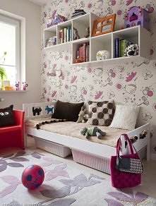 Półeczki nad łóżkiem