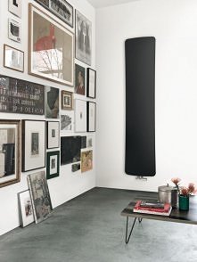 czarny grzejnik Runtal Folio z oferty TechnikaDesign.pl
