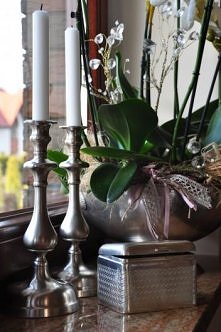 posrebrzane świeczniki i cukiernica od tendom.pl