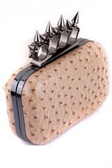 ze strusiej skóry :)