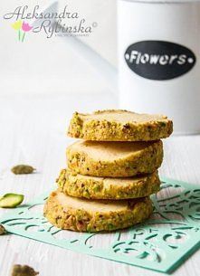 CIASTECZKA PISTACJOWO-KARDAMONOWE