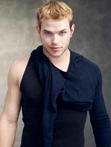 Kellan Lutz <3