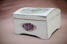 Szkatułka decoupage na biżuterię - więcej na mariazajac.wordpress.com