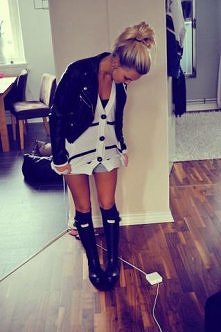 Bosko ... ;p

Zapraszam również do tablicy z biżuterią, każda kobieta znajdzi...