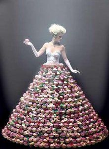 WOW!! sukienka z cupcake'ów!!