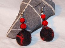 "Magmowe" kolczyki z filcu, zrobione przeze mnie. Zachęcam do odwiedzenia mojej stronki na prototyp pl, nazwa użytkownika TakaJednaMary :)