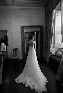 długa biała suknia