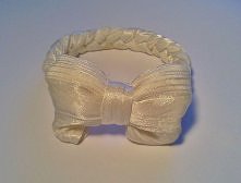 bransoletka z materiału z kokardką