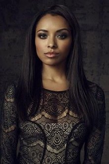 Bonie Bennett (Kat Graham)