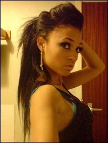 Fryz i śliczna dziewczyna.