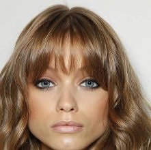 czy ktos wie jak uzyskac taki kolor na ciemniejszych ale nie czarnych wlosach?