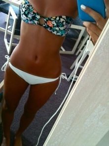 Świetna figura i strój też ;)