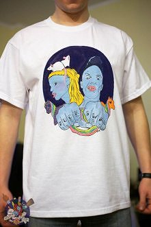 ręcznie malowana koszulka z die antwoord

sneakyfreakclothing na fb