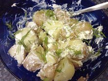 Ziemniaczki w mundurkach  z koperkiem majonezem i czosnkiem :)