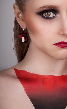 Roxy

Biżuteria: Safiyyah Jewelry Art
Photo: Fedja Jakubovic
Hair&Make up: Cathy De Neve