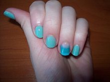to niebieskie to zatopione piórko, fajny efekt coś w stylu ombre ;)