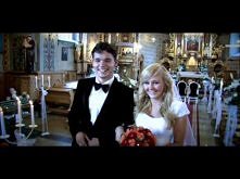 WESELE MARZEŃ Ania i Darek 16.06.2012

Ten gościu z kasą. ;) 
Jakbym widziała moją babcię na ślubie wujka. I syp kasą na głowy xD