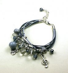 Bransoletka sznurkowa muzyczna szara perełki charms