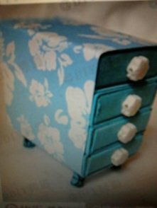 Szufladki na bizuterie z pu...