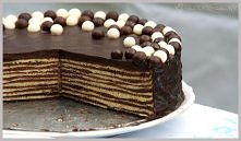 warstwowy tort czekoladowy