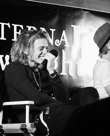 Jamie Campbell Bower :D