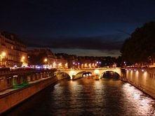 Paryż nocą