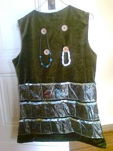 Po co kupować? Resztki materiału i mam gdzie schować świecidełka